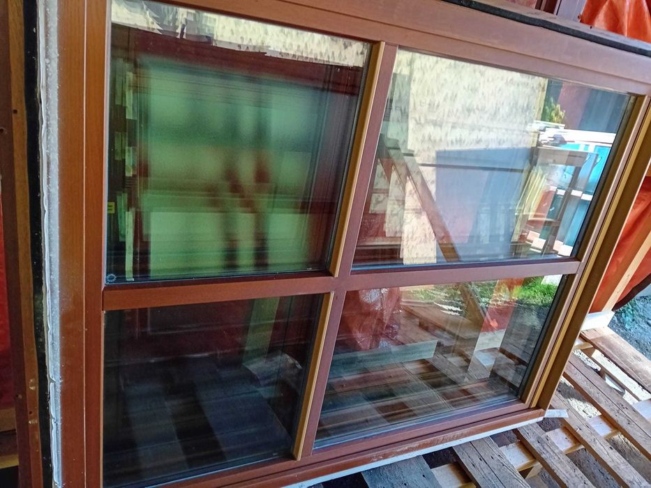 Vand / schimb  ferestre lemn stejar