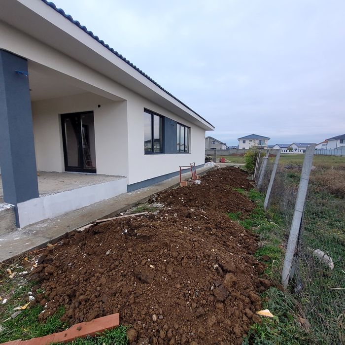 Vând casă semifinisata Oradea