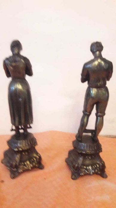 Set statuie cu tenta taraneasca