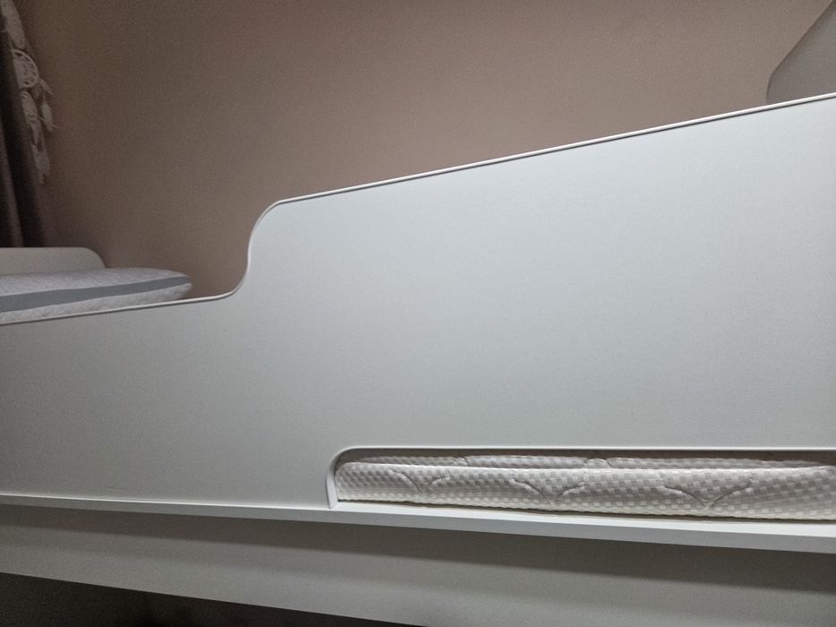 Кровать двухъярусная