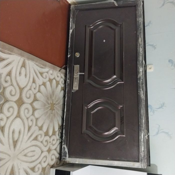 Дверь железная в отличном  состоянии