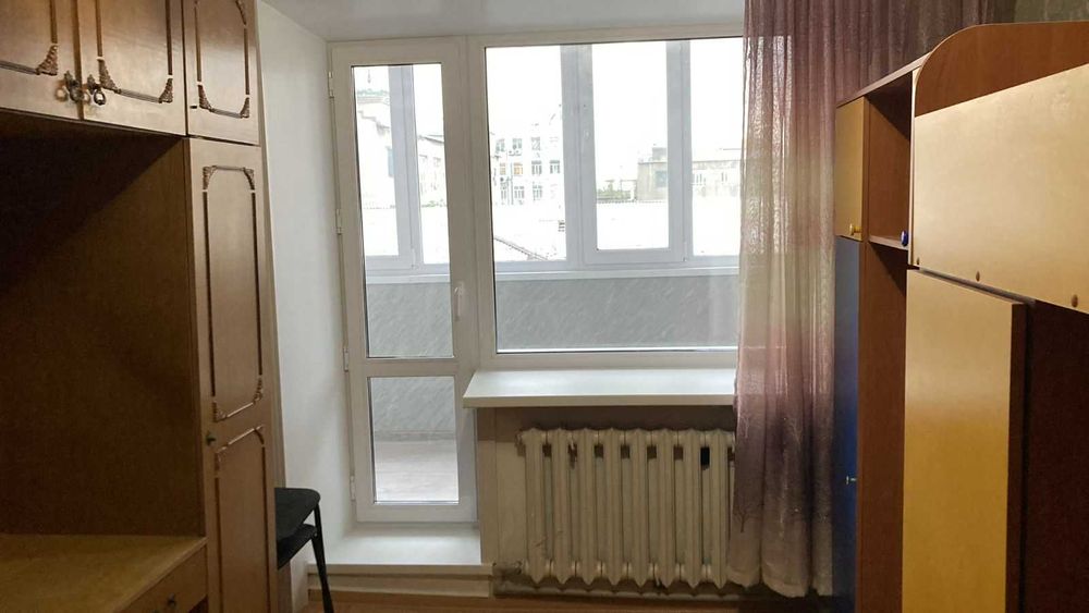 Срочно сдам 3-х комнатную в центре.