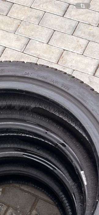 Vând anvelope M+S Dunlop