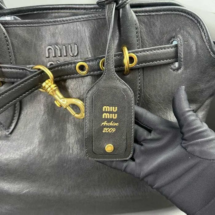 Сумка на плечо miu miu
