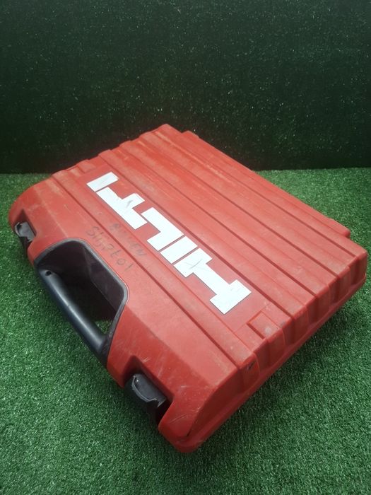 Куфар на Hilti с вложка за ъглошлайф