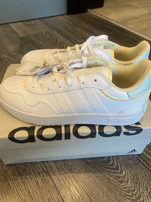 Adidas оригинални кецове