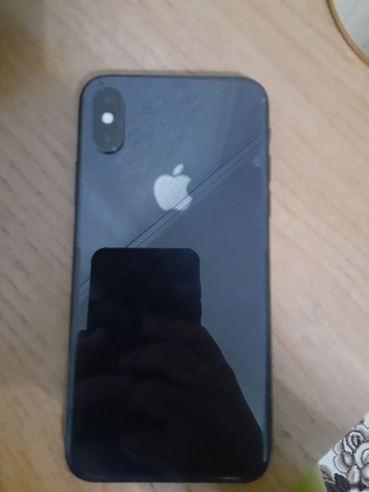 Айфон xs с чехлом.