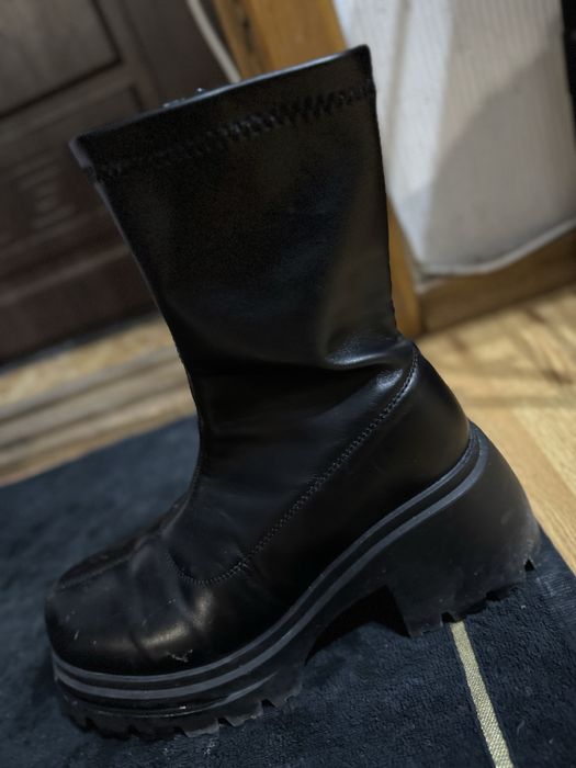 Продам сапоги новые