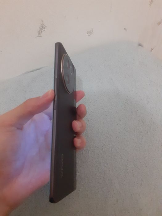 Продам Vivo V30e 8/256