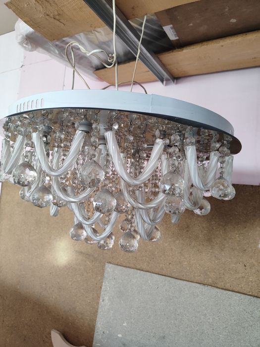 Продам.    Люстру