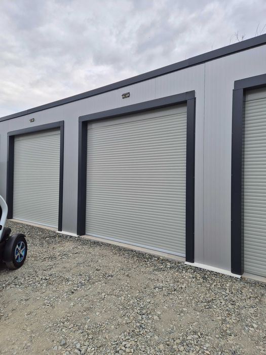 Гаражна ролетна врата щора