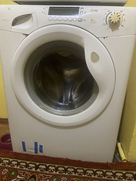 Продам машинку стиральную