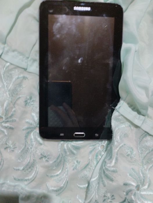 Прадам планшет только надо поченить икран и будет работать