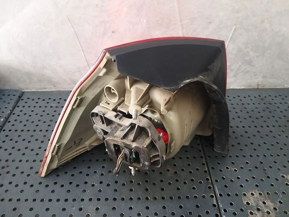 Stop tripla lampa dreapta aripa vw golf 5 1k 1k6945096ac