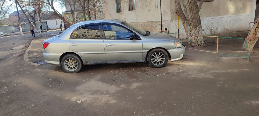 Кия рио 2001г. 1.5