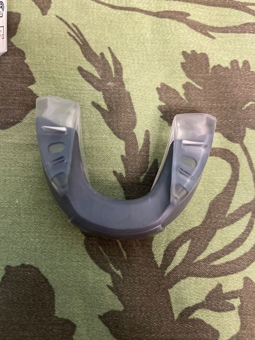 Гума за бокс-Назъбник