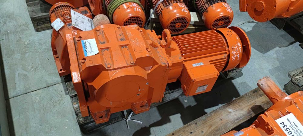 Motor electric trifazat cu reductor Bauer 11kW 23rpm 380V