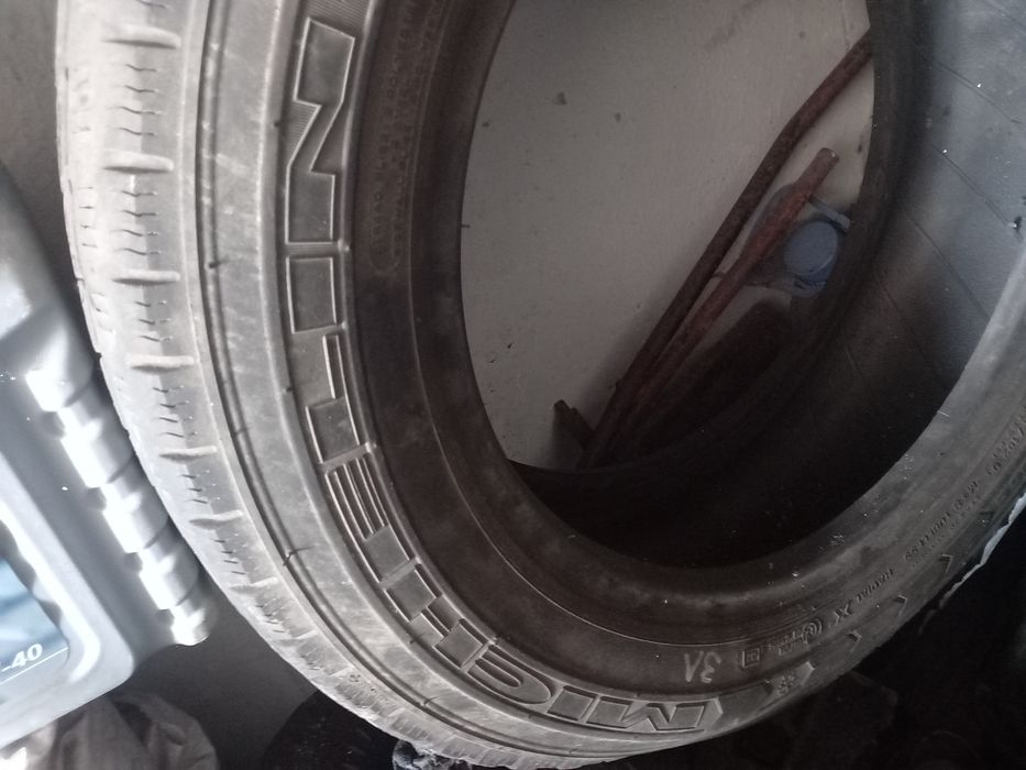 Две шины размер 16