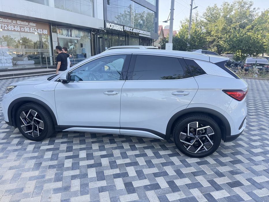 Byd yuan plus  2022 nard grey  4 pozitsiya