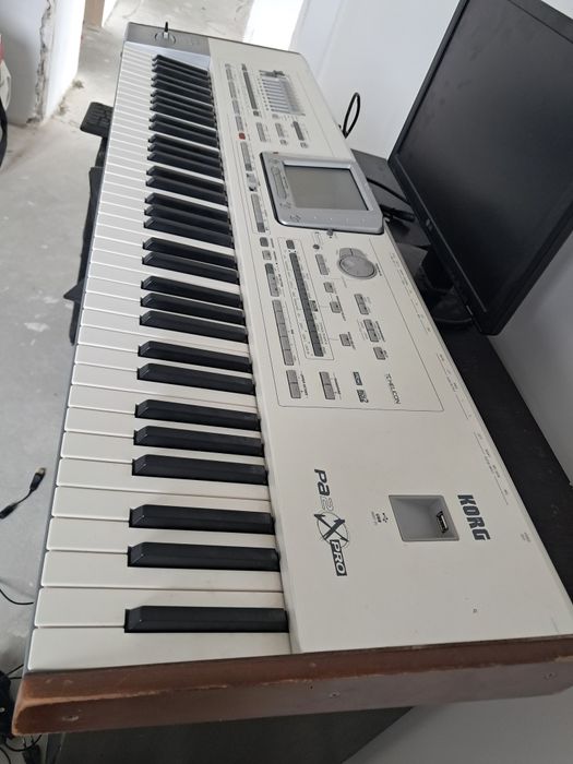 Vând korg pa2 xpro