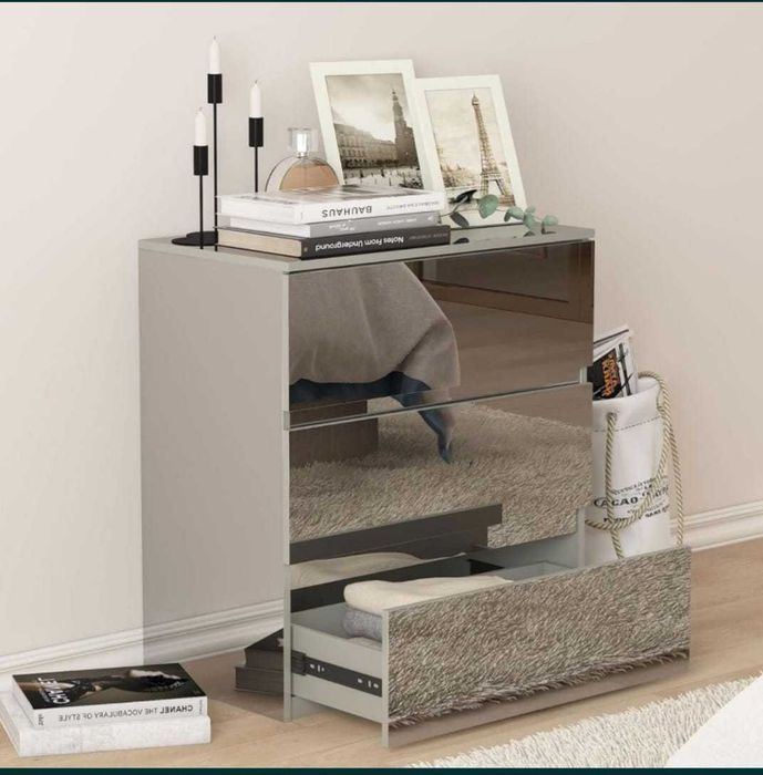 Детски огледален скрин с три чекмеджета