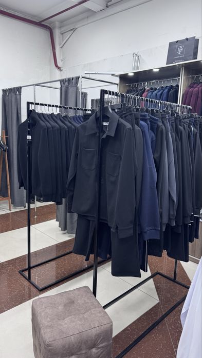 Стойки, торговое оборудование