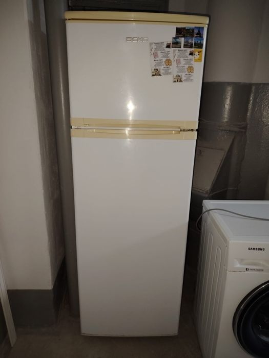 Продаю рабочий холодильник