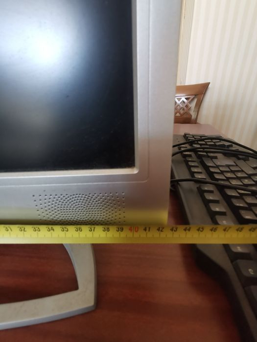 Монитор Belinea, с вградени говорители.