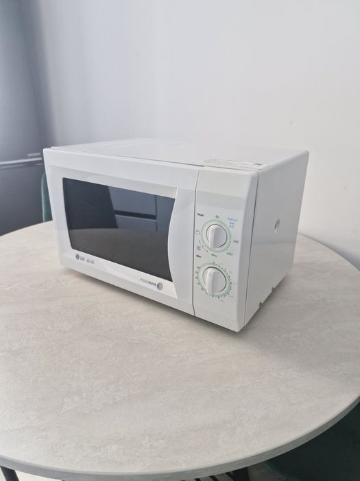 Cuptor microunde LG