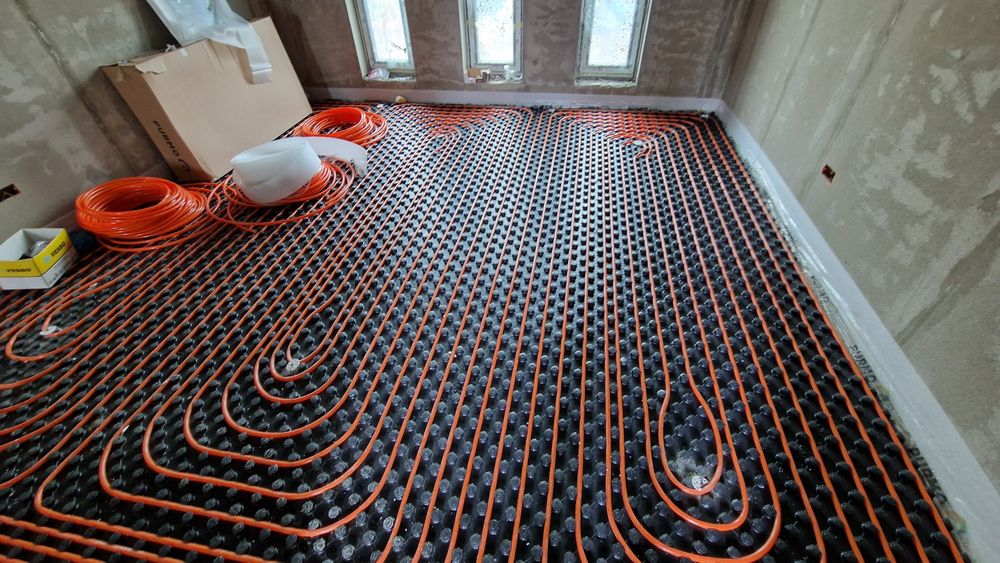 Case Noi in stil Mediteranean Cartier Privat langa Coloana Infinitului