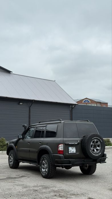 Nissan patrol y61 1998