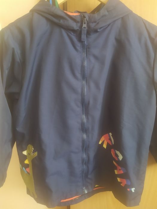 Продам детскую ветровку