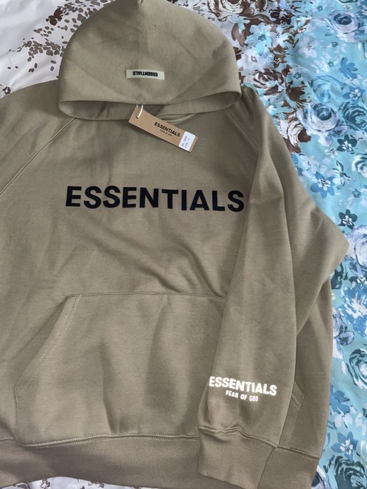 hanorac essentials marimea S fit ( S si M )