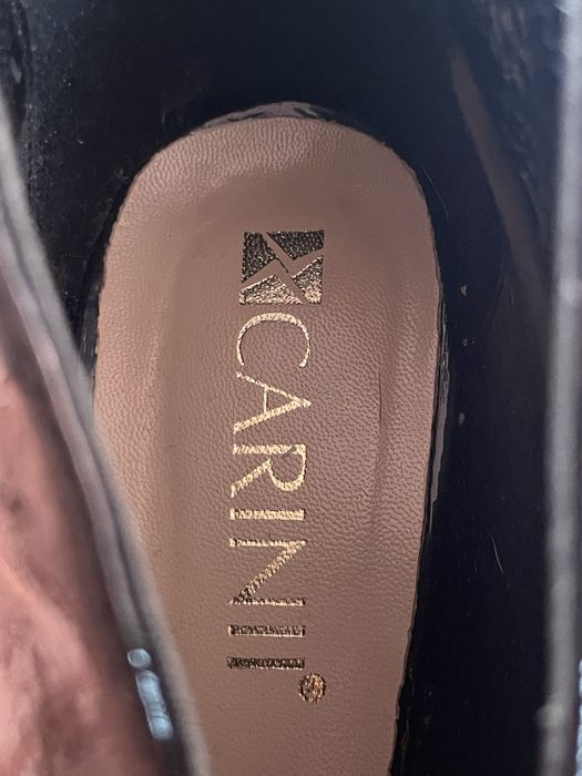 Дамски обувки на ток, токчета черни златни