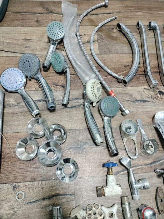 Продам смеситель и др на запчасти