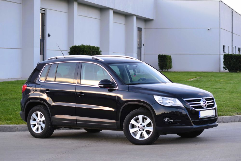 Vand/Schimb Volkswagen Tiguan 64.000 km automat ,4x4 ,2.0 benzina ,unic proprietar