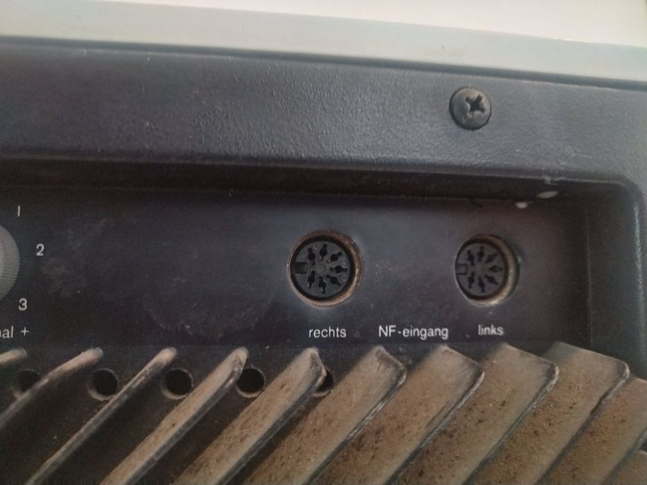 BRAUN LV 720 – Качествени активни тонколони. Производство – 1974 – 1976 г. при цена – 1990 DM. 
Производство WEST GERMANY 
Снимъл съм забележките по к