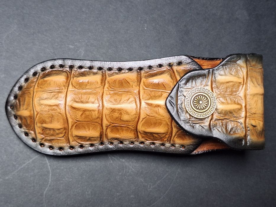 Сгъваем нож от дамаска стомана VG-10 с кожен калъф