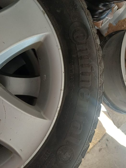 Продам  шины CONTINENTAL 215/60 R16