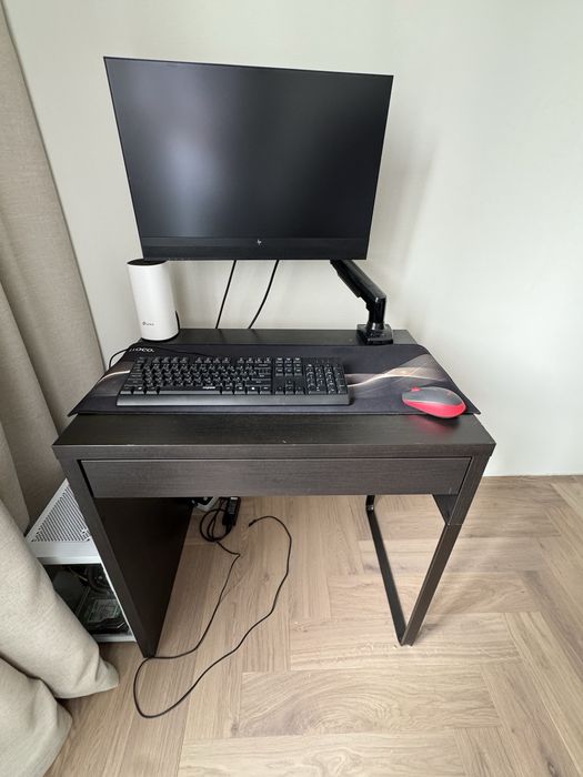 Ikea микке стол. Ширина 73см