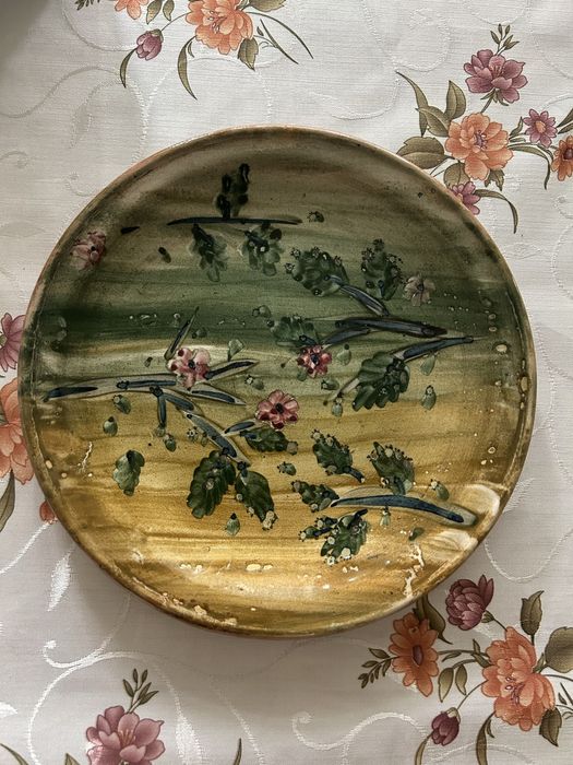 Декоративная керамическая тарелка.