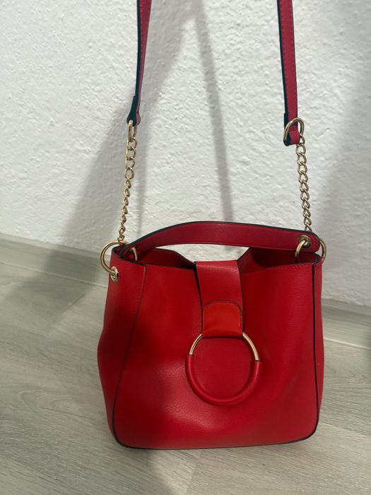 Дамска чанта от еко кожа в червено