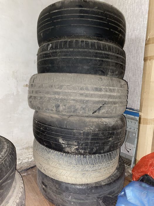 Продам покрышки б/у дешего