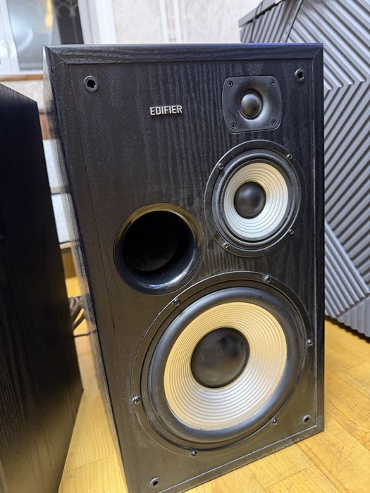 Срочно Колонки Studio Edifier R2800 в отличном состоянии