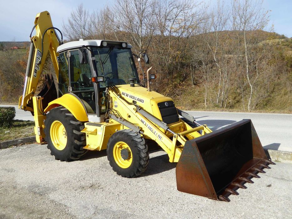 Piese de schimb buldoexcavator New Holland