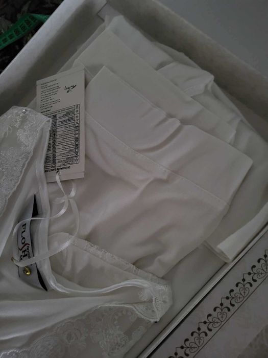 Set lenjerie de noapte pentru mireasa