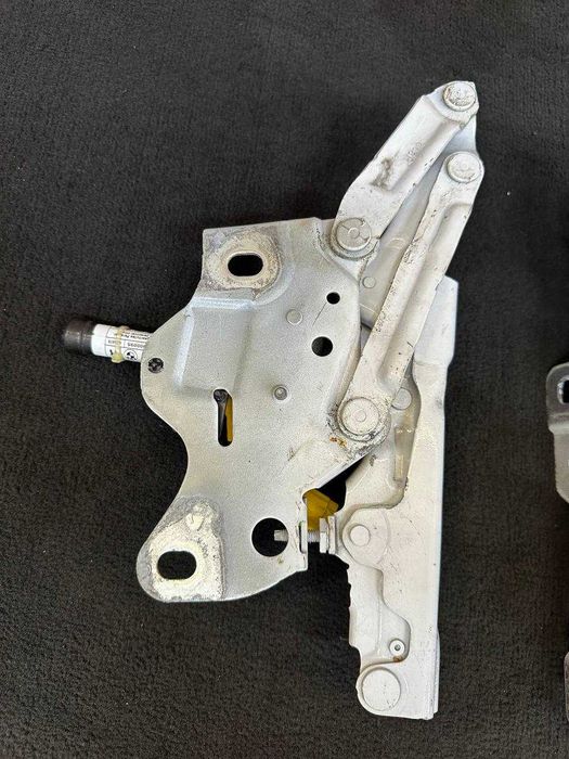 Balamale capse capotă BMW X6 G06