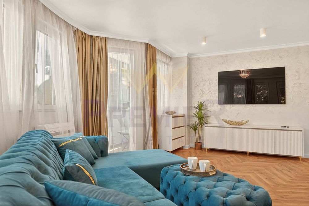 Дава се под наем Тристаен апартамент в Варна, Център - 100 кв.м за 1650 € - Снимка #9