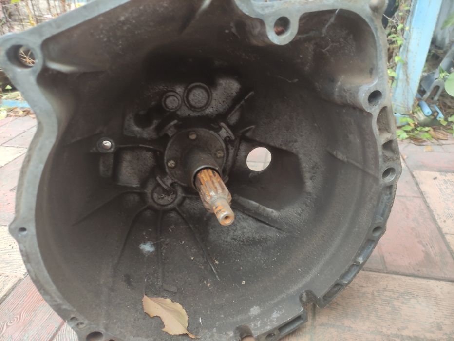 Продам мкпп бмв е34