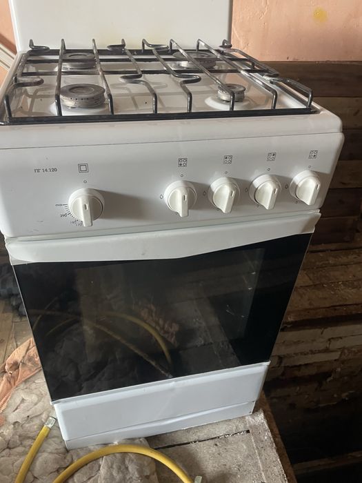 Продам газ плиту